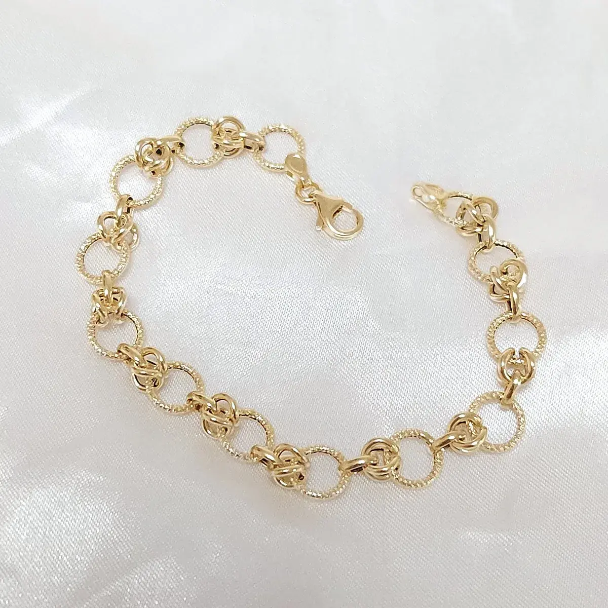 Circle Link Bracelet