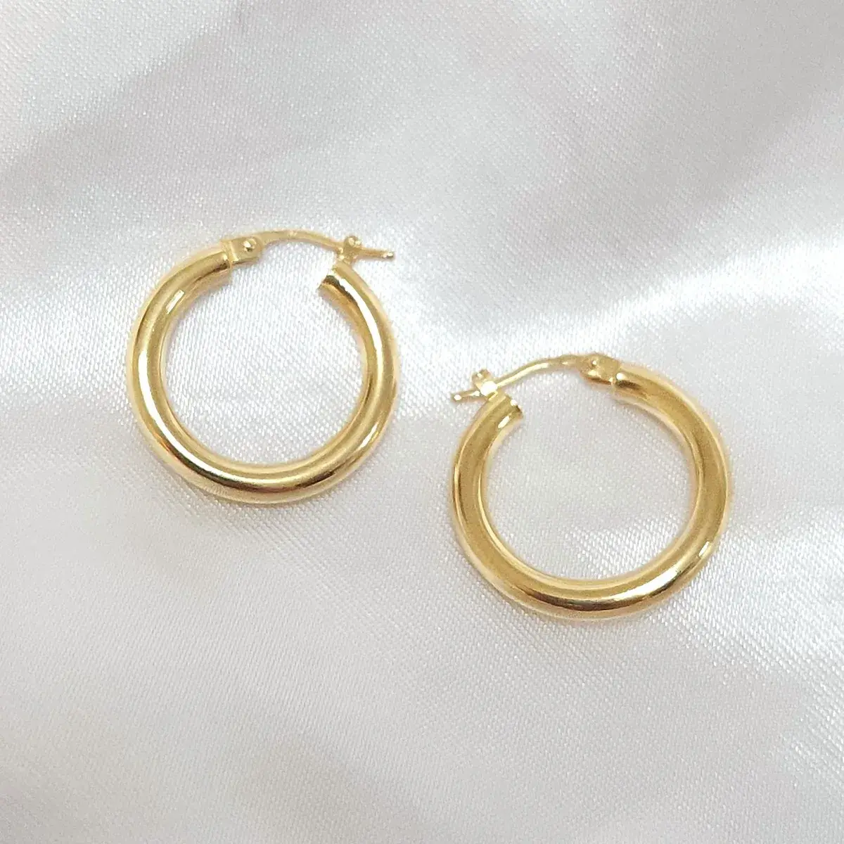 Polished Tube Hoop Earrings